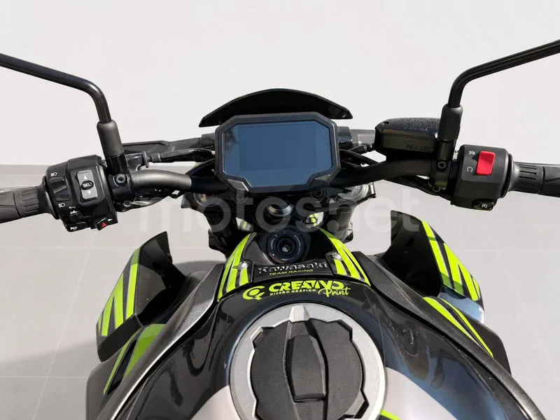 Kawasaki Z900 - Vista 14