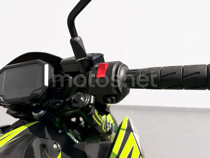 Kawasaki Z900 - Vista 15