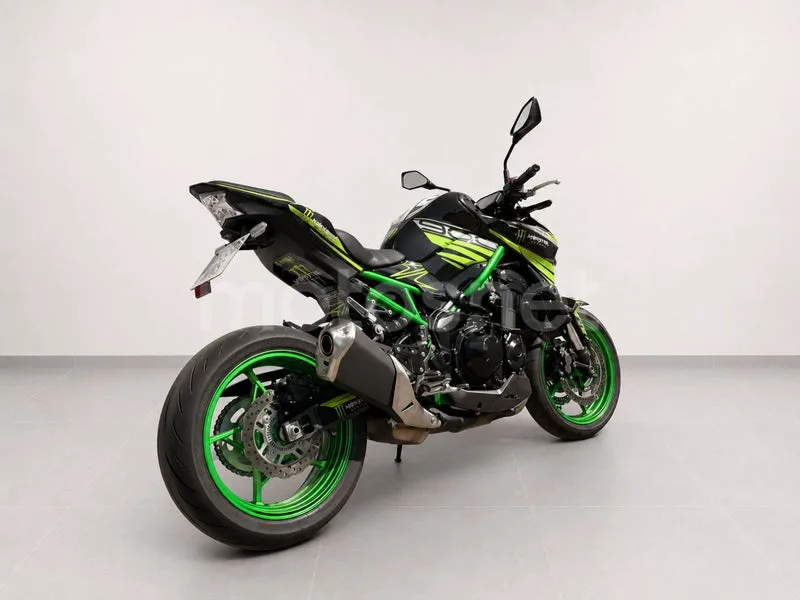 Kawasaki Z900 - Vista 16