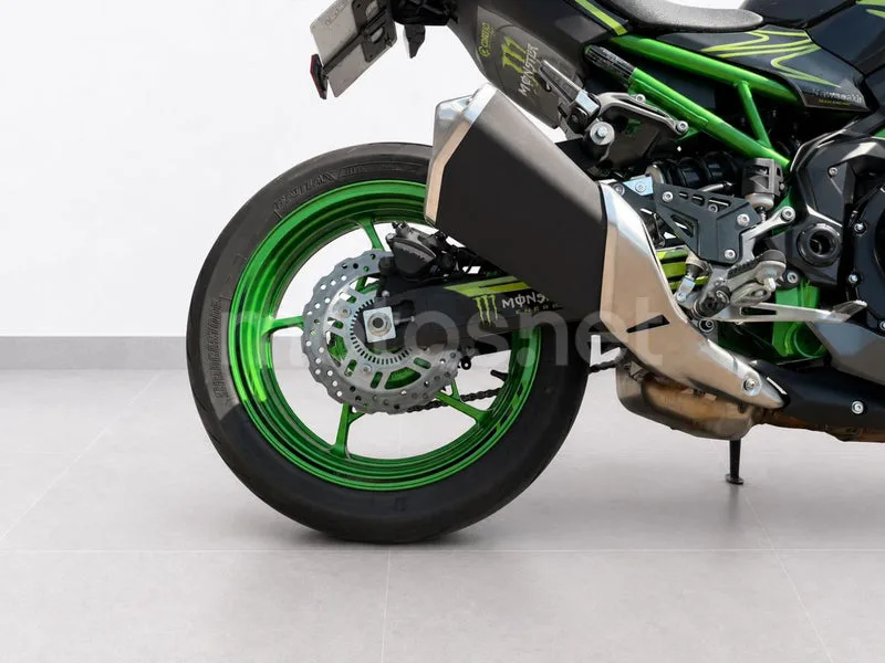 Kawasaki Z900 - Vista 3
