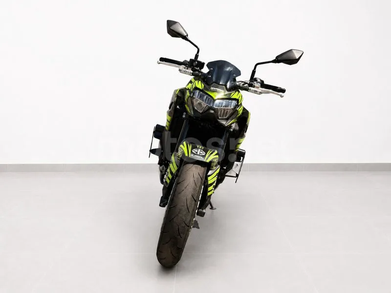 Kawasaki Z900 - Vista 6
