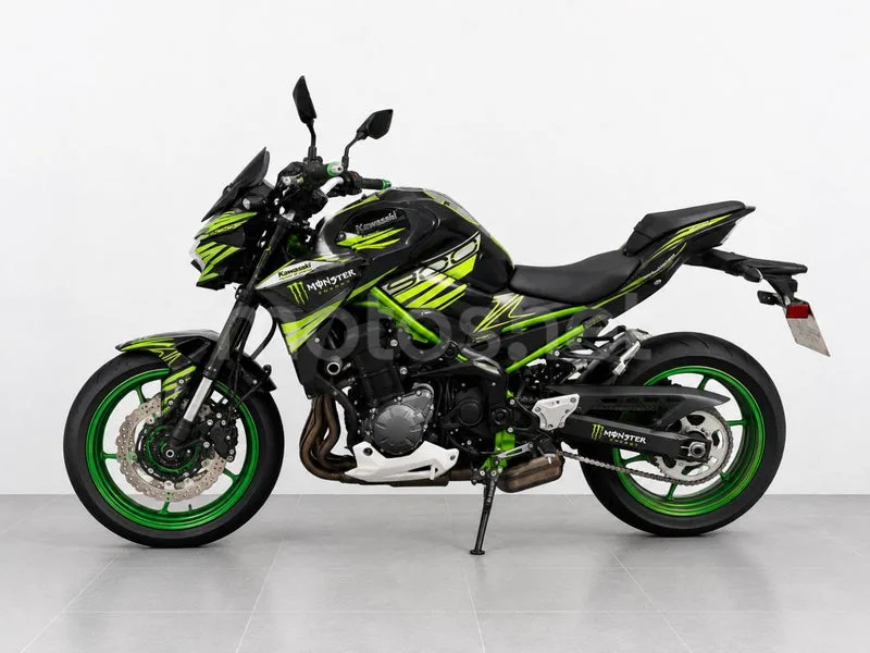 Kawasaki Z900 - Vista 8