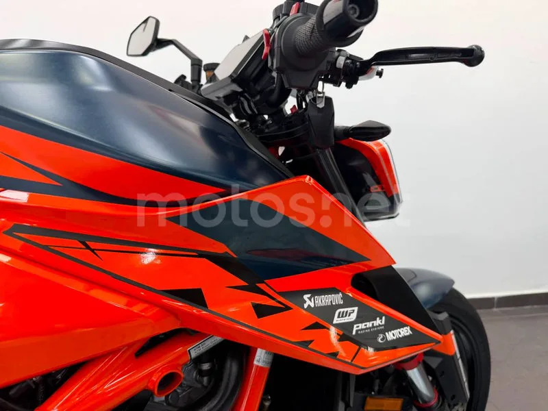 KTM 1290 Super Duke R - Vista 13