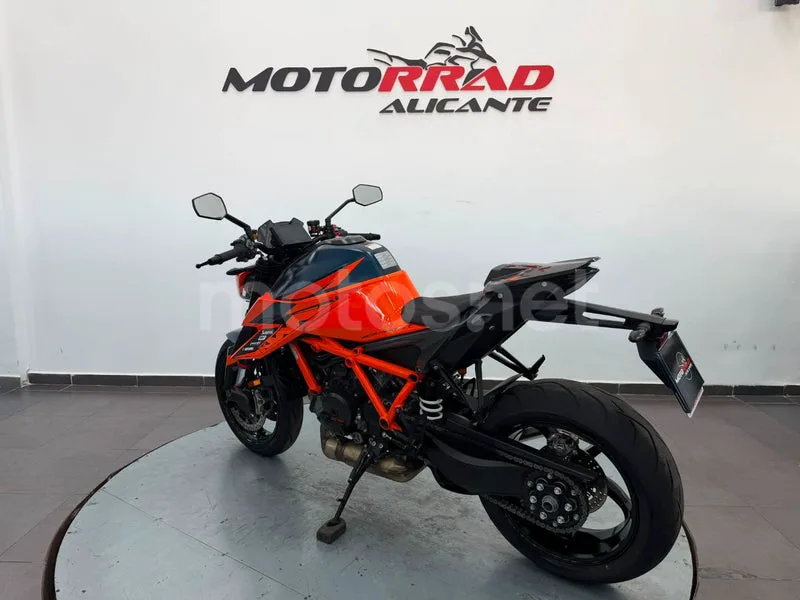 KTM 1290 Super Duke R - Vista 5