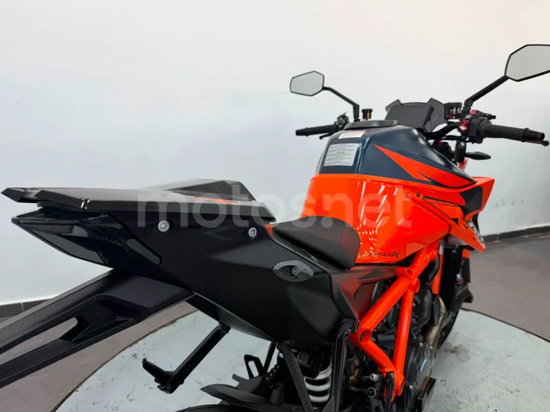 KTM 1290 Super Duke R - Vista 6