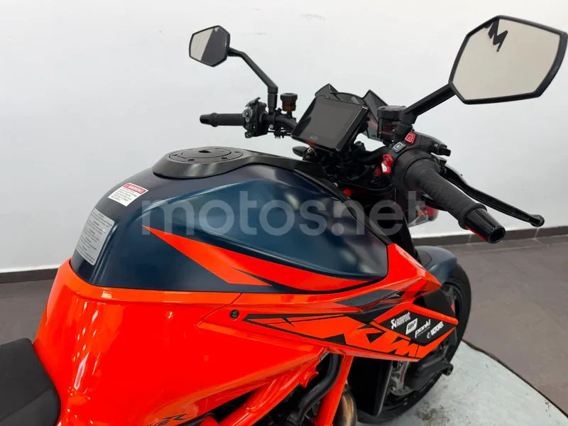 KTM 1290 Super Duke R - Vista 7