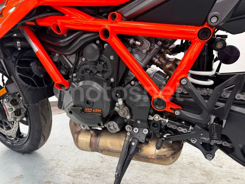 KTM 1290 Super Duke R - Vista 10