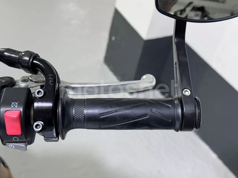 Yamaha FZ8 - Vista 14