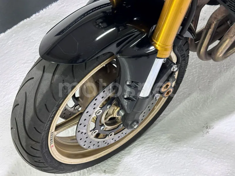 Yamaha FZ8 - Vista 15