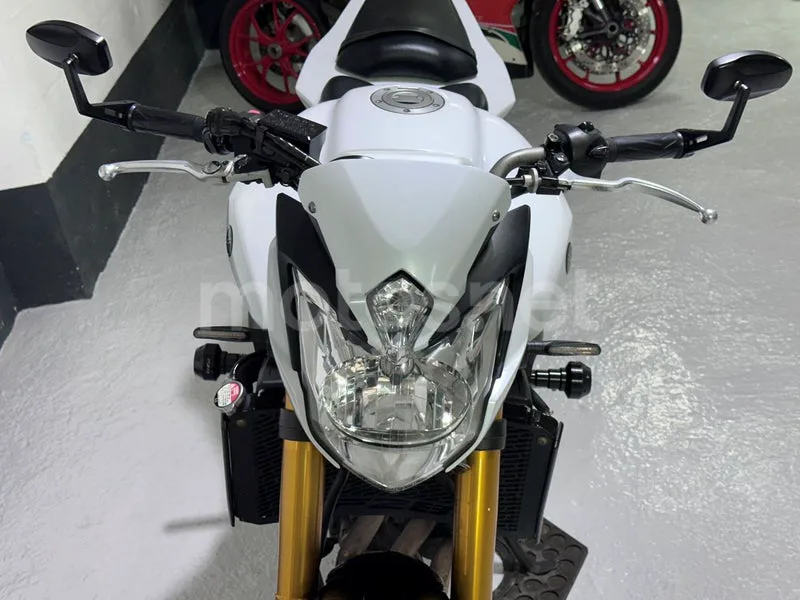 Yamaha FZ8 - Vista 20