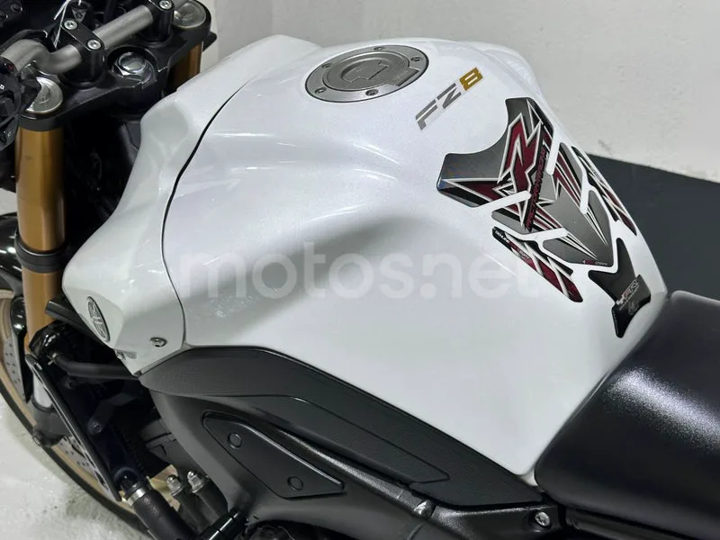 Yamaha FZ8 - Vista 28