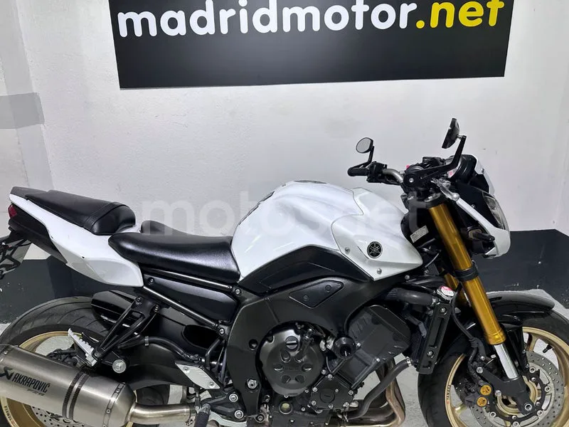 Yamaha FZ8 - Vista 7