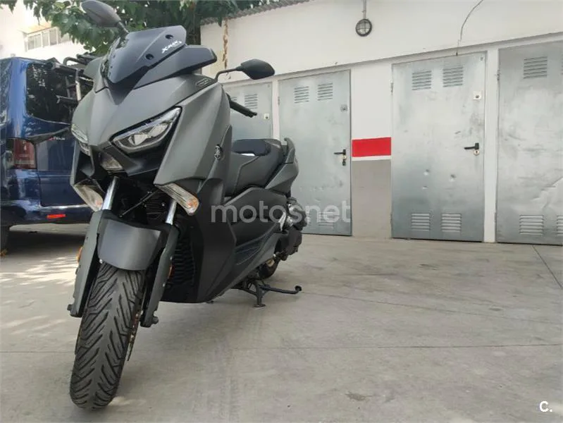 Yamaha XMAX 400 - Vista 4