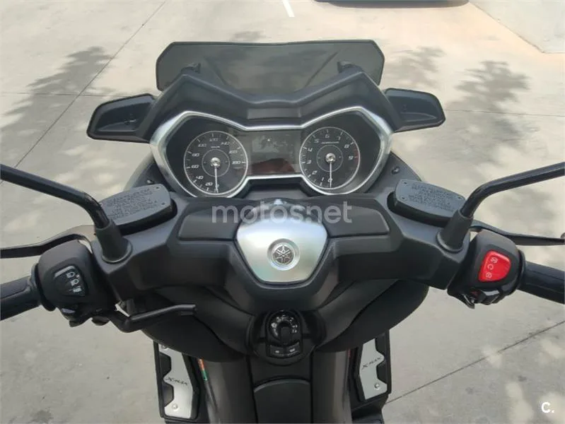 Yamaha XMAX 400 - Vista 7