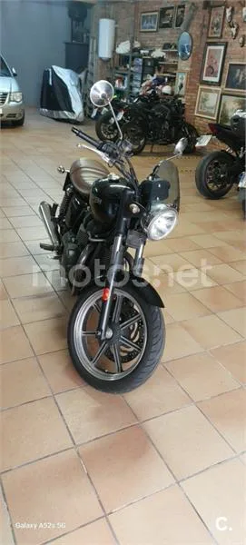 Triumph Bonneville SE - Vista 3