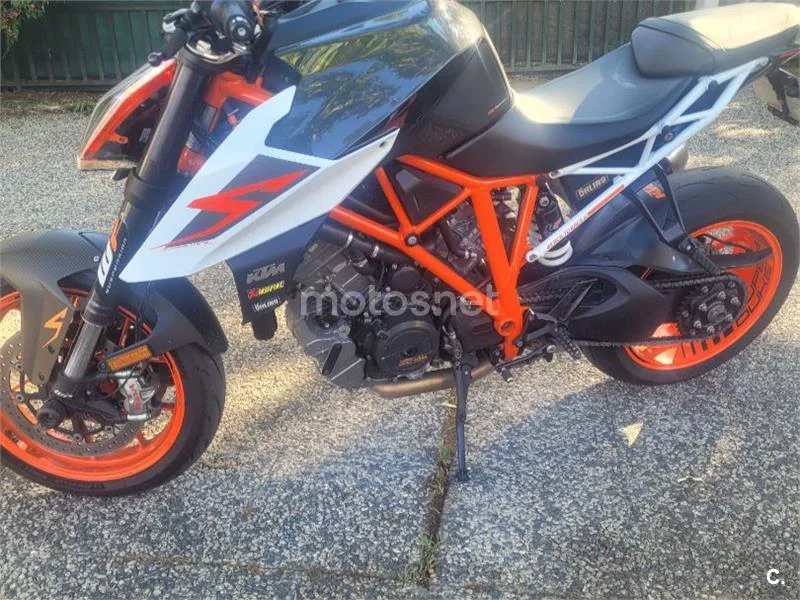 KTM 1290 Super Duke R - Vista 4
