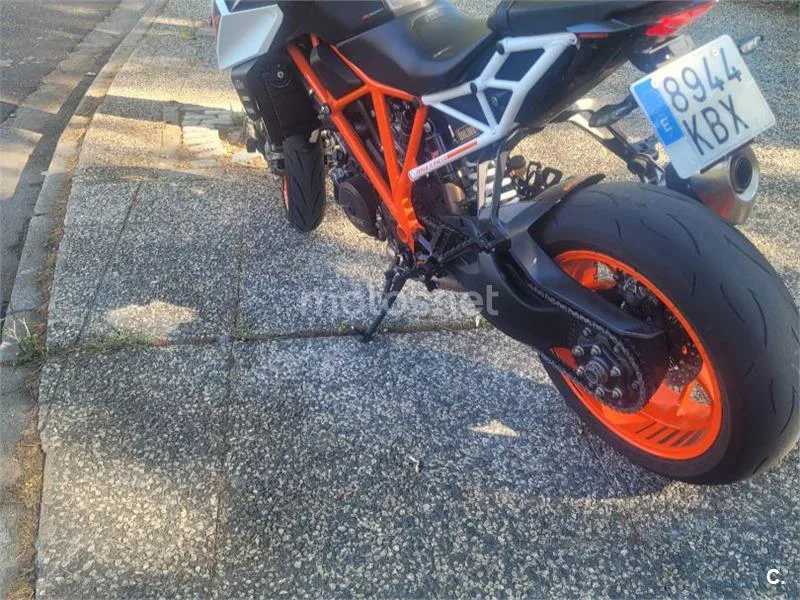 KTM 1290 Super Duke R - Vista 5