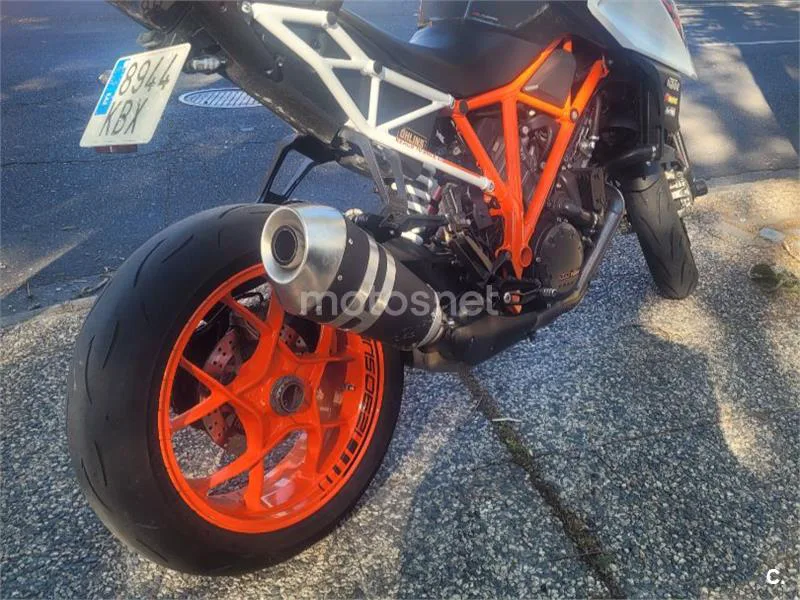 KTM 1290 Super Duke R - Vista 7