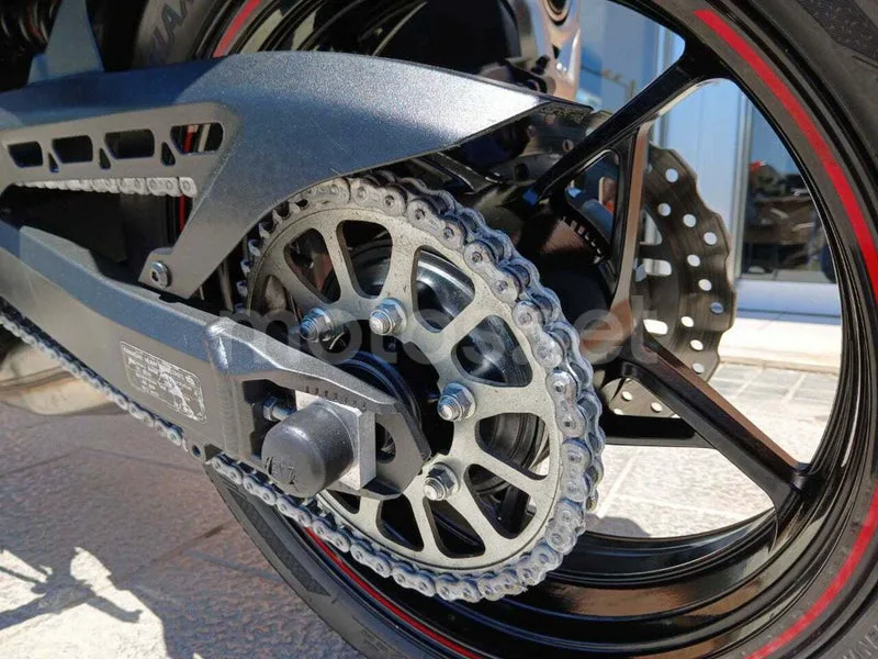 Kawasaki Z900 - Vista 11