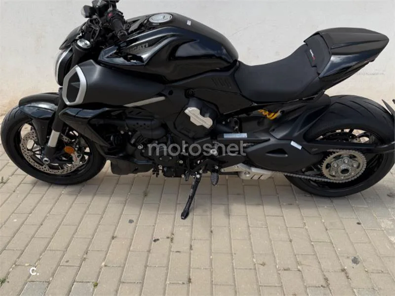 Ducati Diavel V4 - Vista 4
