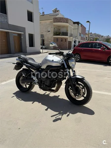 Yamaha FZ6 S2 - Vista 4