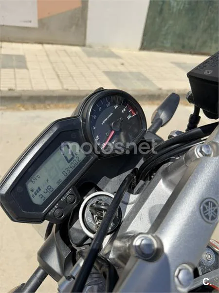 Yamaha FZ6 S2 - Vista 8