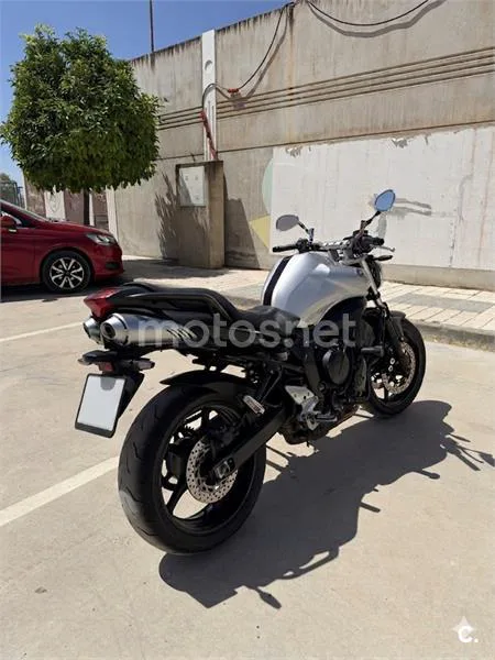 Yamaha FZ6 S2 - Vista 9
