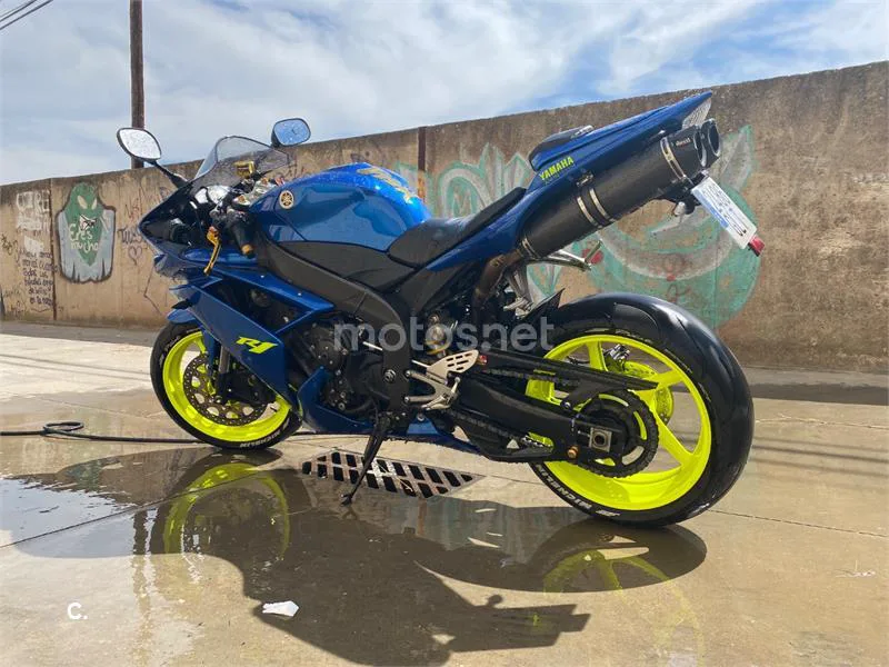 Yamaha YZF-R1 - Vista 5