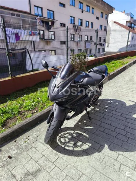 Honda CBR500R - Vista 4