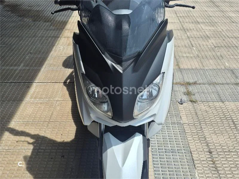 Yamaha XMAX 125 - Vista 3