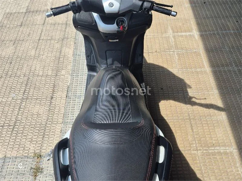 Yamaha XMAX 125 - Vista 4
