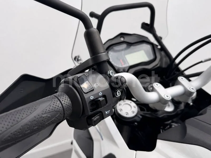 Benelli TRK 502 - Vista 12