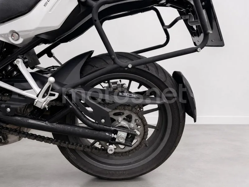 Benelli TRK 502 - Vista 9