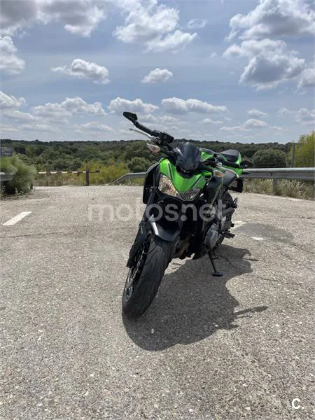 Kawasaki Z900 - Vista 3
