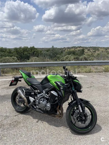 Kawasaki Z900 - Vista 4