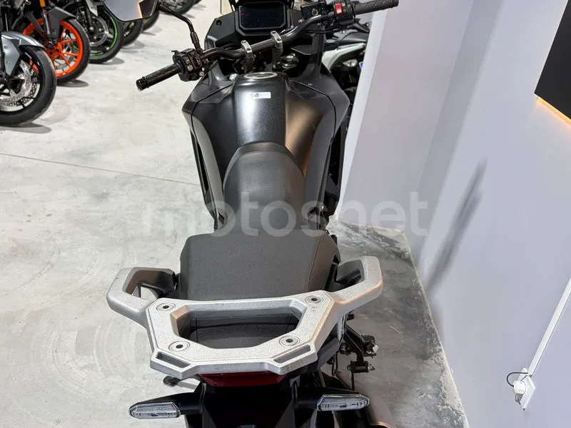 Honda XL750 Transalp - Vista 7