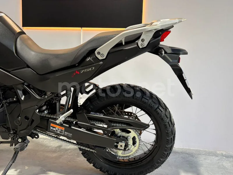 Honda XL750 Transalp - Vista 9