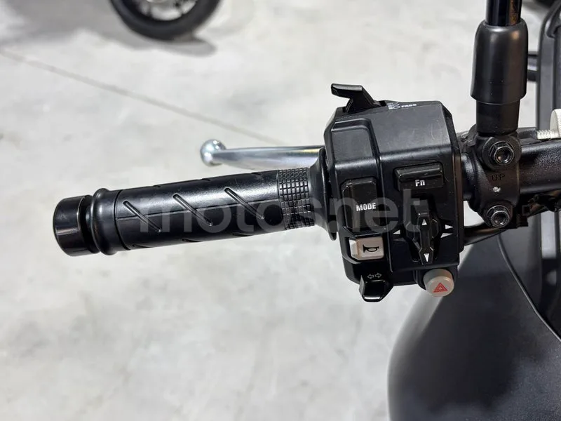 Honda XL750 Transalp - Vista 10