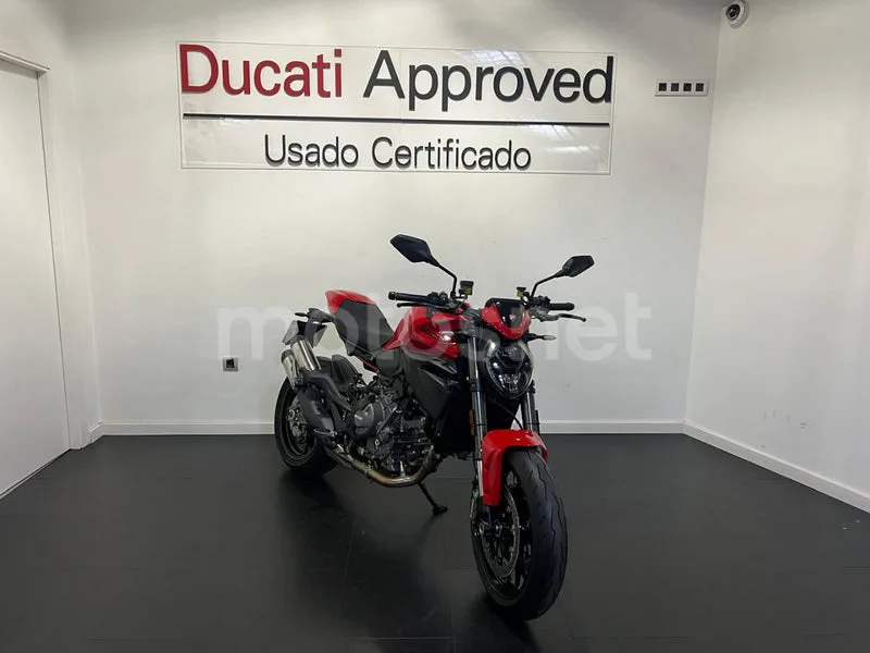 Ducati Monster - Vista 3