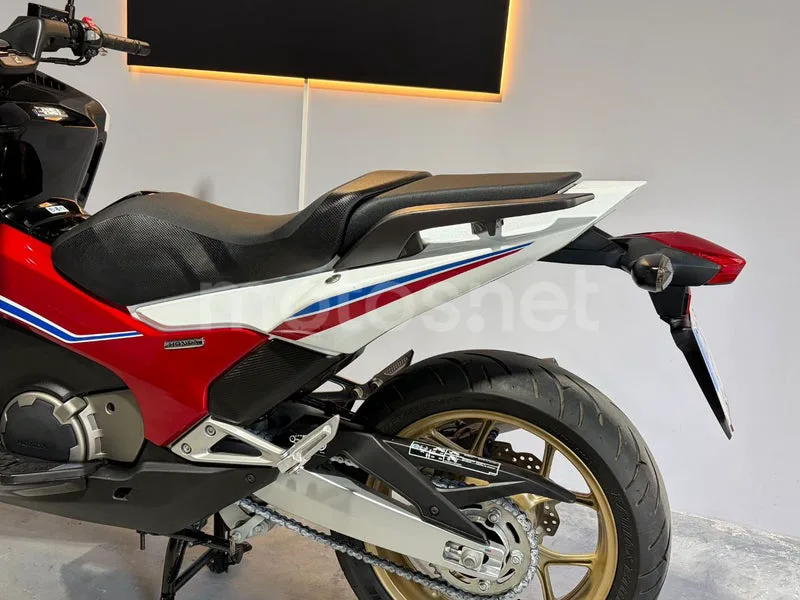 Honda Integra 750 S - Vista 4