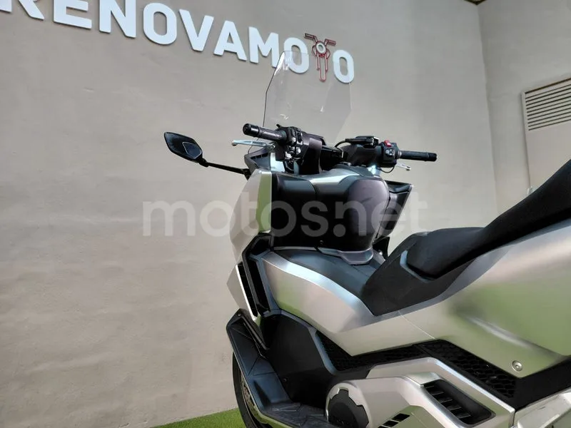 Honda Forza 750 - Vista 11