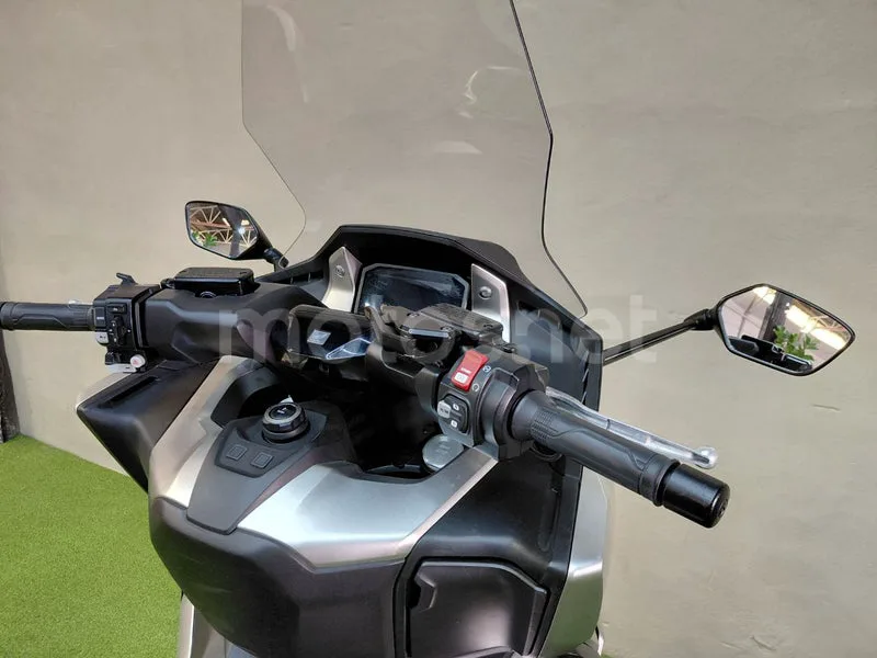 Honda Forza 750 - Vista 8