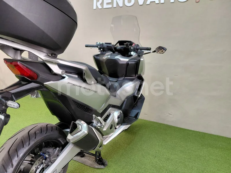 Honda Forza 750 - Vista 10