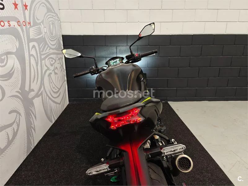 Kawasaki Z900 - Vista 11