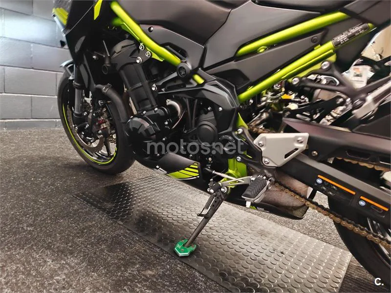 Kawasaki Z900 - Vista 12