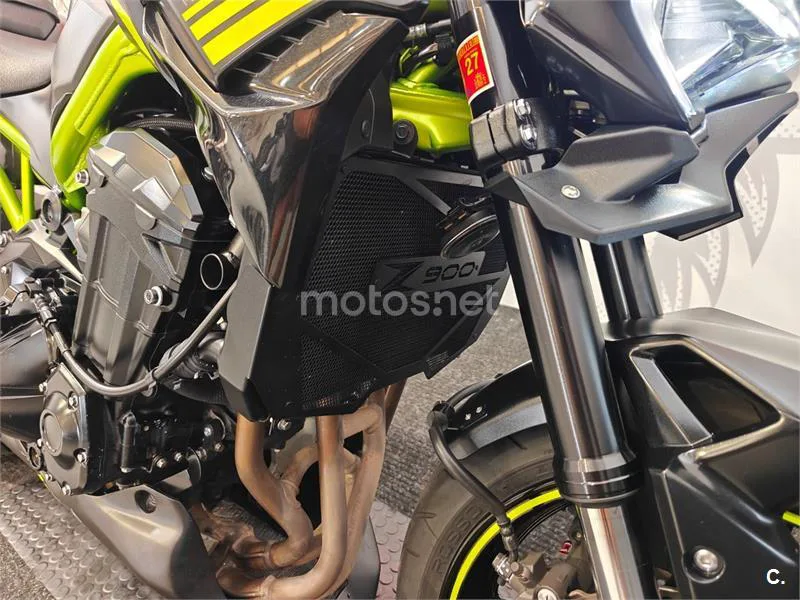 Kawasaki Z900 - Vista 15
