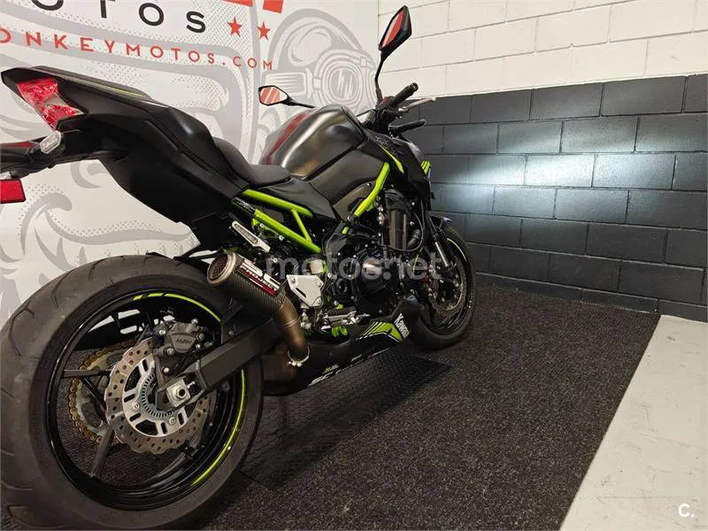 Kawasaki Z900 - Vista 3