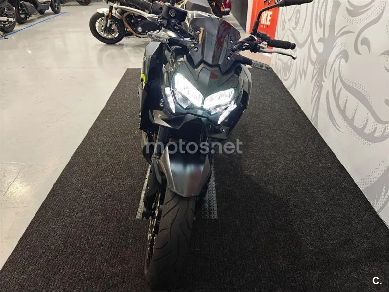 Kawasaki Z900 - Vista 4