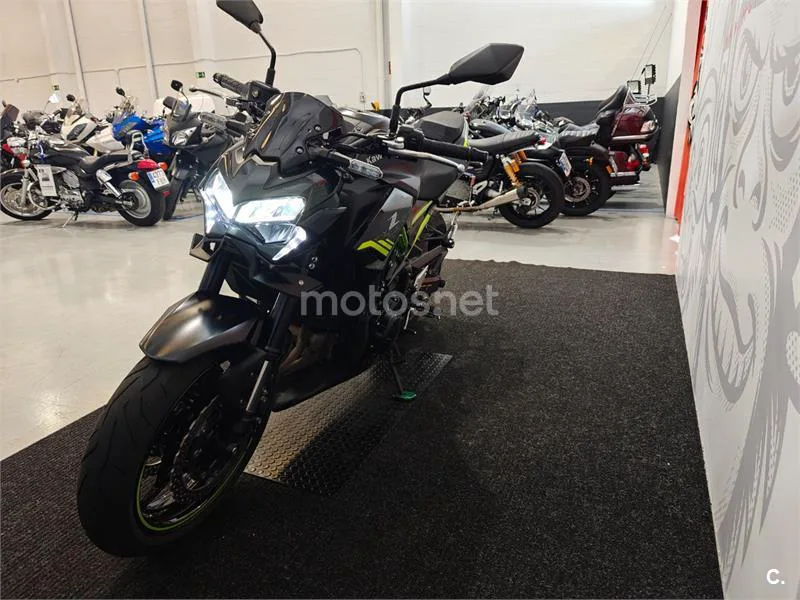 Kawasaki Z900 - Vista 6