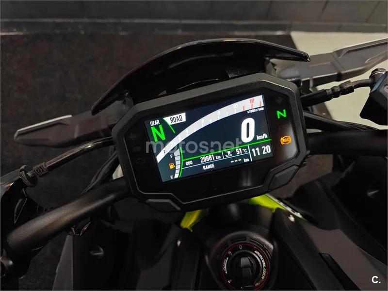 Kawasaki Z900 - Vista 8
